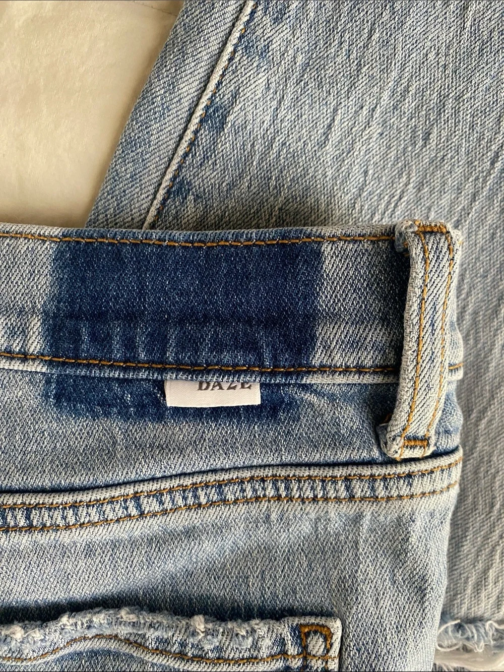 DAZE Light Wash Straight Jeans — Women's Casual Mid-Rise